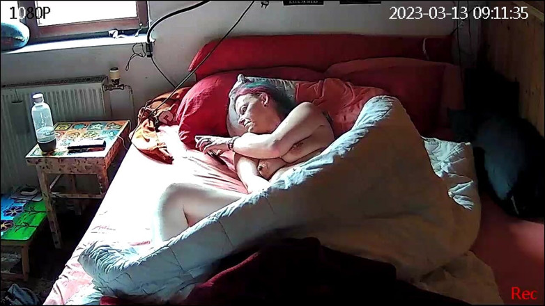 KittieNoOne: Beccato a masturbarsi di nuovo