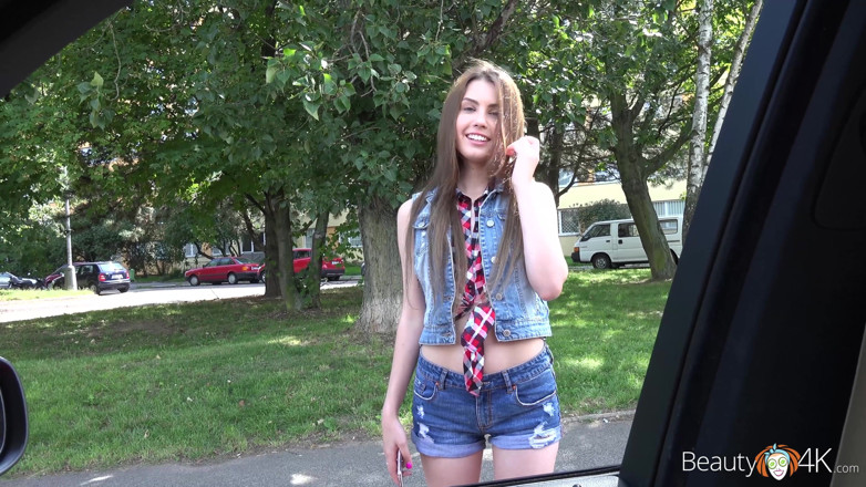 Teen Mega World: สาวสวยโดนเจาะหีในรถ