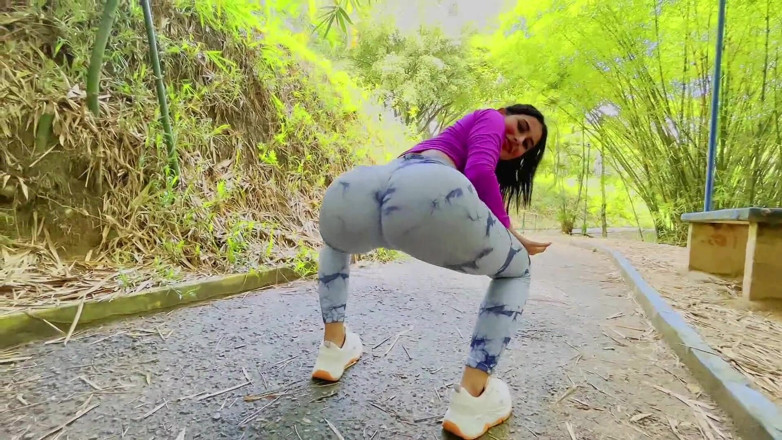 Jenifer Play: Model Kolombia Berusia 23 Tahun Melakukan Seks Anal Keras Dengan Pelatih...