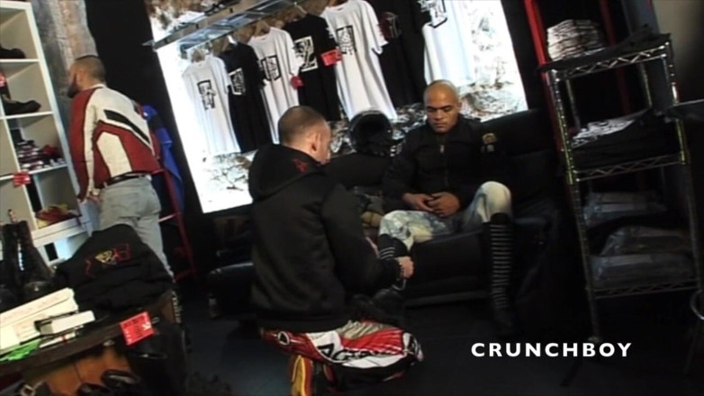 Crunch Boy: gay used by dominant skin boys masters