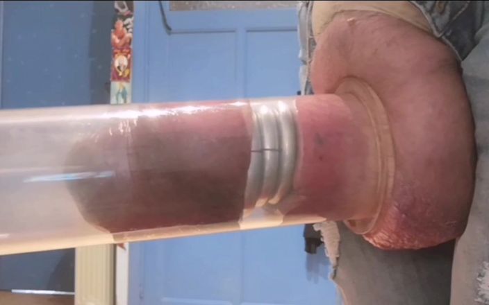 Monster_Meat_: Bombeando mi tercera pierna de nuevo