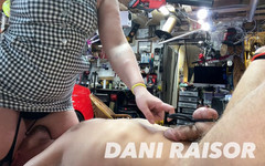 Dani Raisor: Ballbusting rychlovka Před žhavou sexuální páskou, která se dráždí kvůli odplatě