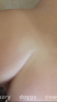 Mysti May levando Lexington Steeles bbc no espelho