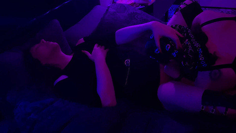 Trans dominatrix Gabrielle L: We komen vast te zitten in de lift voordat we...