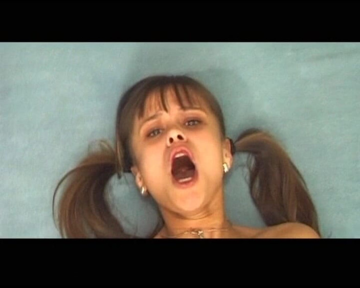 Deutscher hardcore: 来自德国的可爱少女被