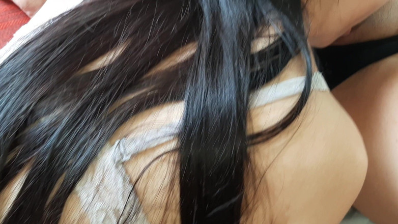 Lesbian-illusion: Mi novia me está lamiendo el coño y se toca...