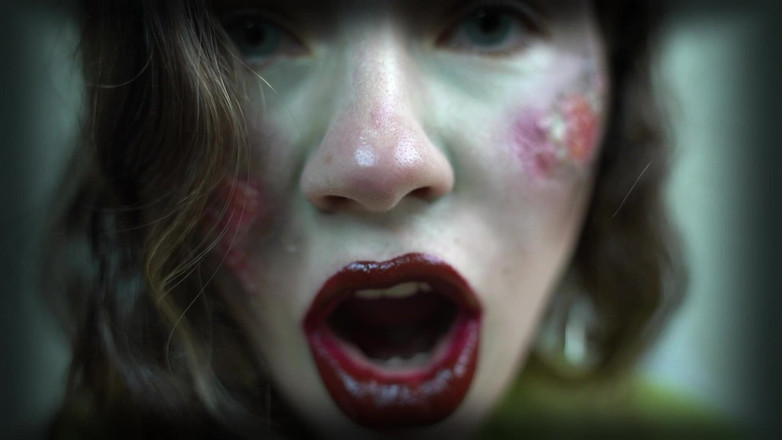 Rarible Diamond: Une fille zombie affamée s’embrasse