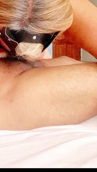 Suggarmommy succhia il cazzo fino alla gola profonda