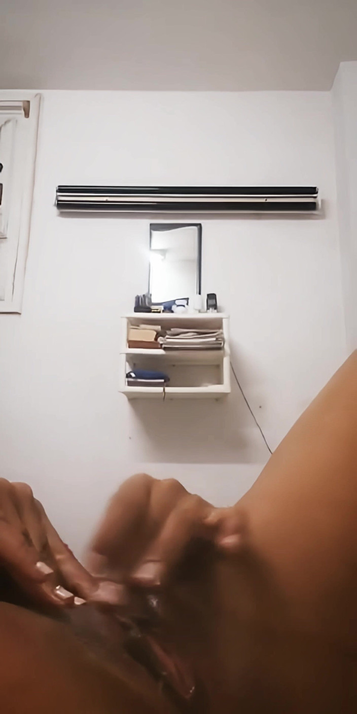 Thalia La Cangri: Je M’habille En Infirmière Pour Envoyer Une Vidéo À Mon Copain...