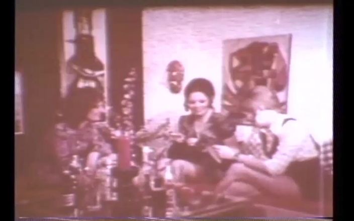 Vintage Usa: Vintage, MILF lesbienne à la chatte poilue, soirée léchage