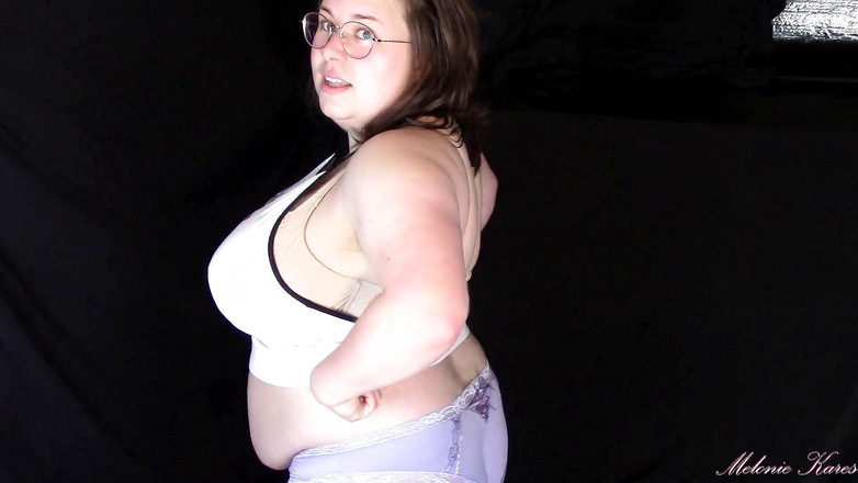 Melonie Kares: Примірка трусиків 1