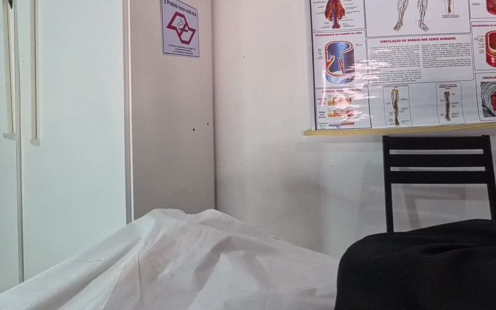 Kasallpimenta VR: Hemşire priapizmli hastaya katılıyor