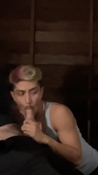 Cholo Gay Succhia Cazzo Di Malviventi Di Gruppo