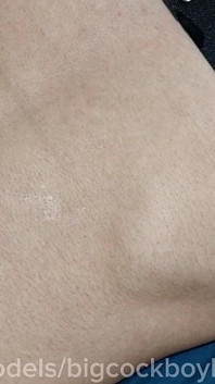 18-jarige twink hunk neuken met een grote lul nam sperma in zijn gaatje!