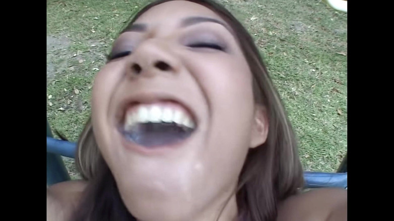 Hefburg: Sex oralny na zewnątrz gangbang