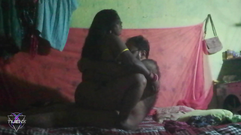 TijehX: Une belle bhabhi desi pulpeuse se fait baiser et apprécier...