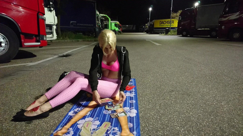 sweetfeet29: Naked by the Truckers