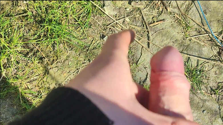 Sara B: Jerk and pee in the garden (POV)