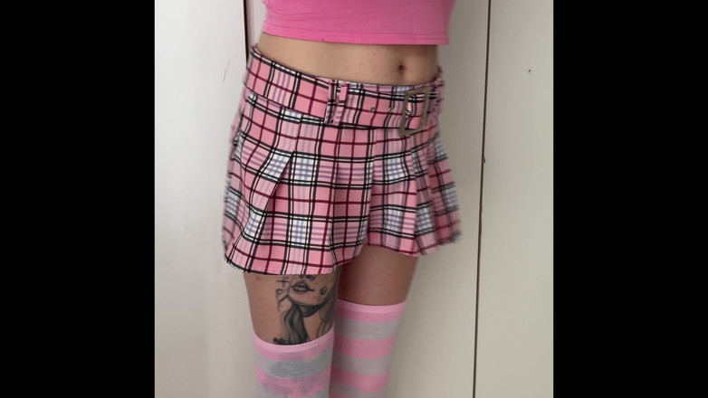 Kinky Princess: Femboy cross dresser awkwardly modelling outfits