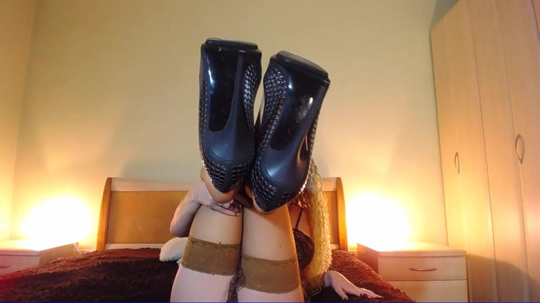 BadAssBitch: MILF visící boty
