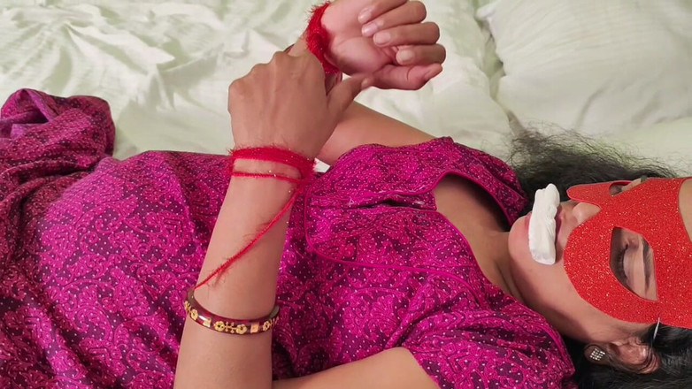 Always desi girl: Để tưởng tượng, người chồng trói vợ của mình và...