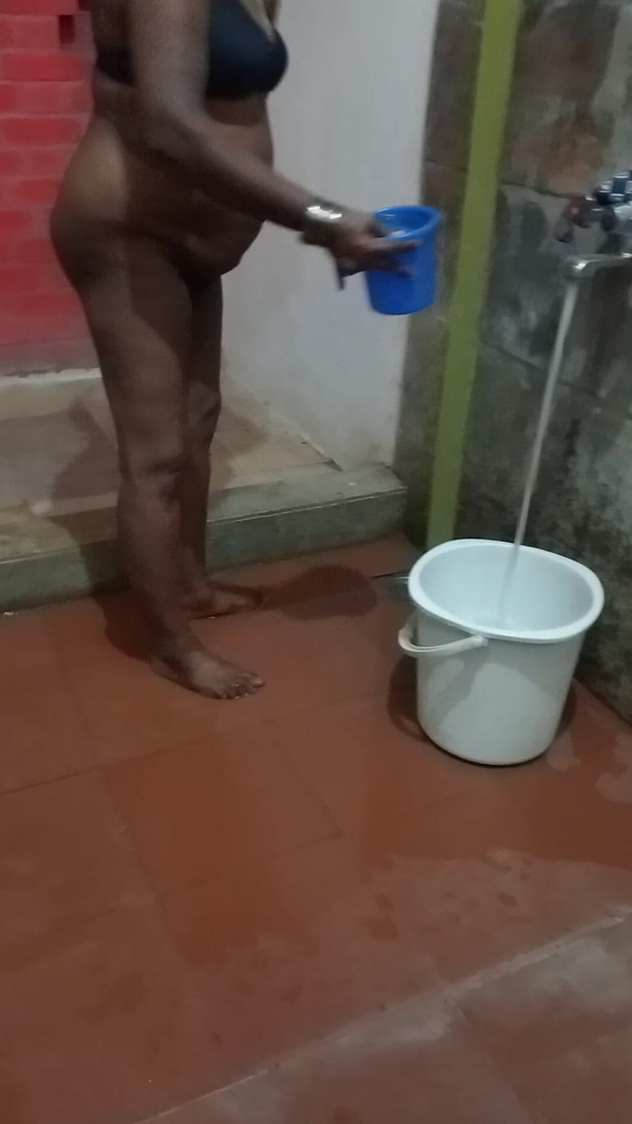 Tamil lesbian: seks dhone ke baad