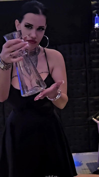 Miss Alessa Milanos mengongkek hamba tandas menelan kencing segar