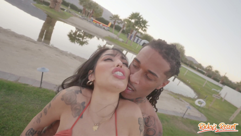 Ricky's Resort: Vanessa Sky Episode