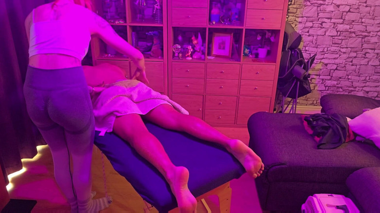 MassageRoomX: Cici'nin ev masaj stüdyosunu ziyaret ettim