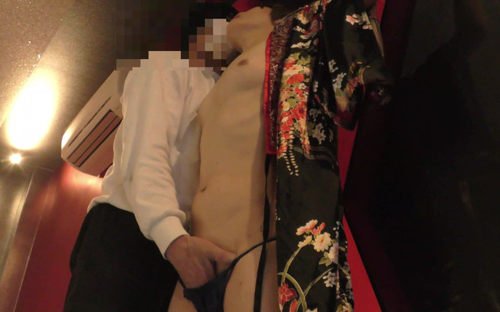 akeieroi: Sm tay và chân kiềm chế chơi