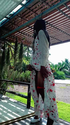 Menaiisd: Saya suka pancut di luar rumah