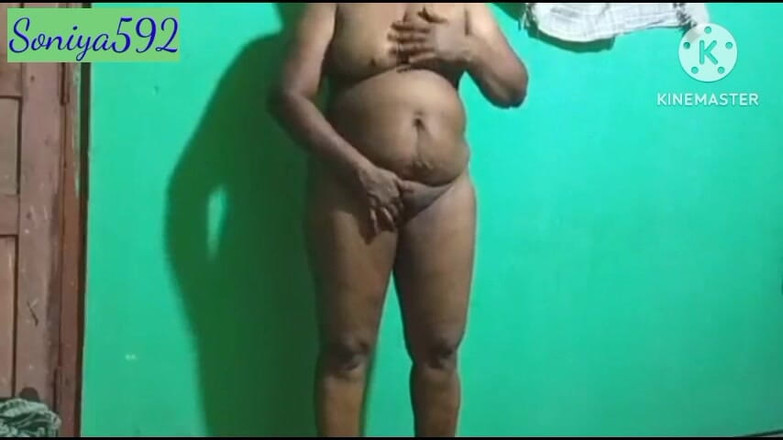 Soniya590: India Caliente Disfruta De La Esposa Con Habitación Propia
