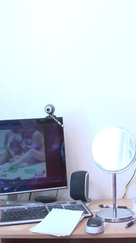 Gatas assistindo nos bastidores de suas cenas sensuais e rindo
