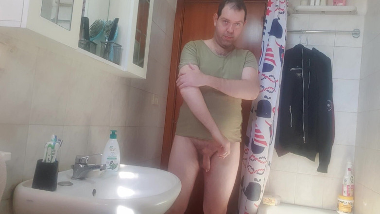 Mirko2589: All Naked in My Bathroom