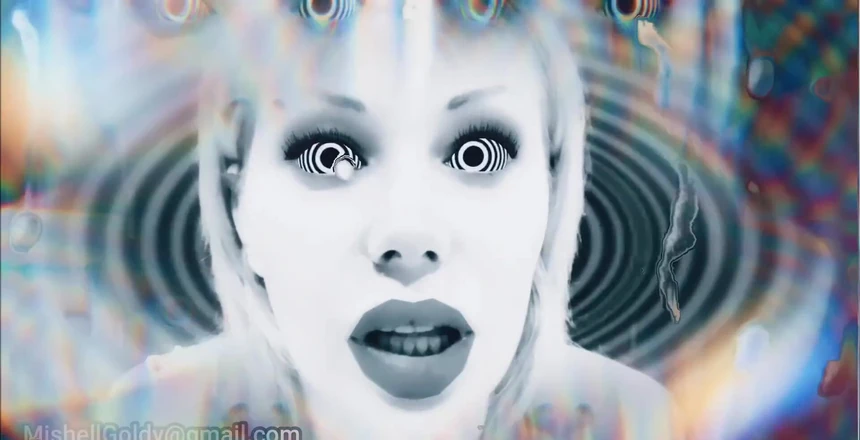 Goddess Misha Goldy: Neste vídeo, estou usando um programa especial para obter todas...