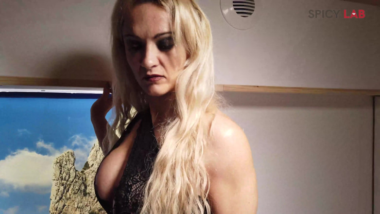 Spicy Lab Production: Anální děvka, ponížení koulí a paroháč se sexy milf mary...