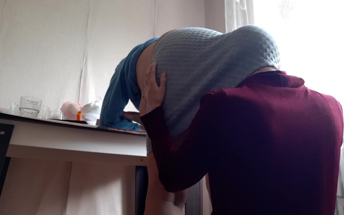Lesbian-candys: Ik lik de kont van mijn milf-baas voor een promotie