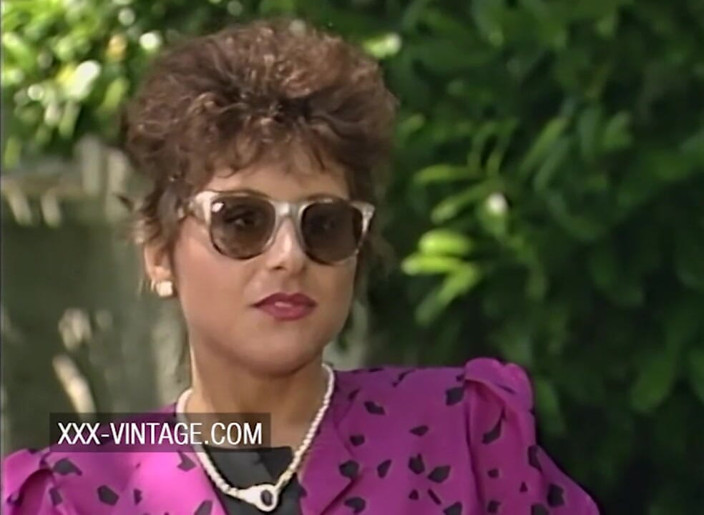 XXX-Vintage: Büyük memeli esmerle seksi anılar