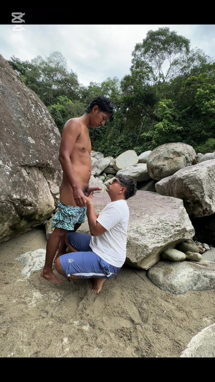 Deiby Latino: Young Amateur and Gay Latino Fucking Outdoors
