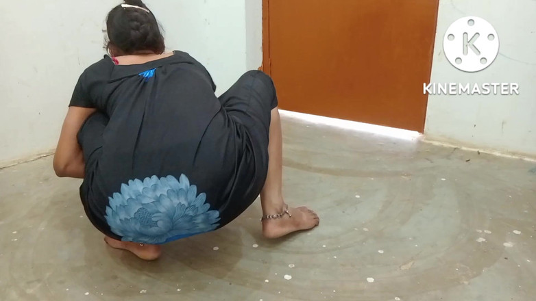 Ankurpriya000: Indische stiefmutter in der nachthemd-hausreinigung, porno-radar, dein priya bhabhi