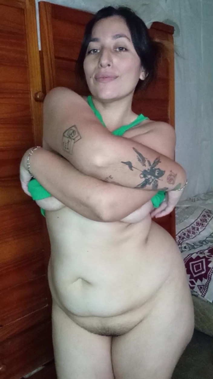 Chubbylexa: Striptease Och Hårig Fitta