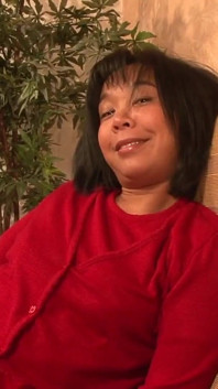 Milfs calientes y cachondas disfrutan del coño con juguetes - 1