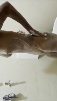 Nude Girlfriend Bath