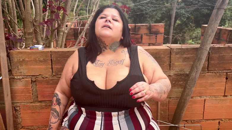 Mary Jhuana: Rustic Views and Confident Energy: Smoking and Exuding