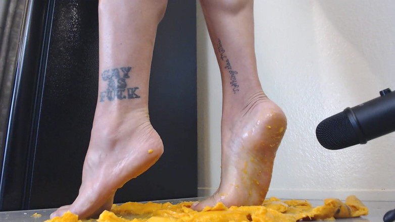 Abby Anna: ASMR mango barefoot compression