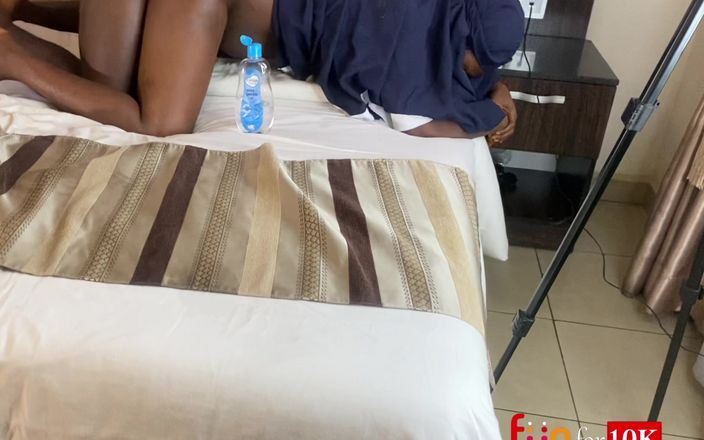 Funfor10k straight videos only: La signora musulmana del nord si intrufola nella camera d'albergo...
