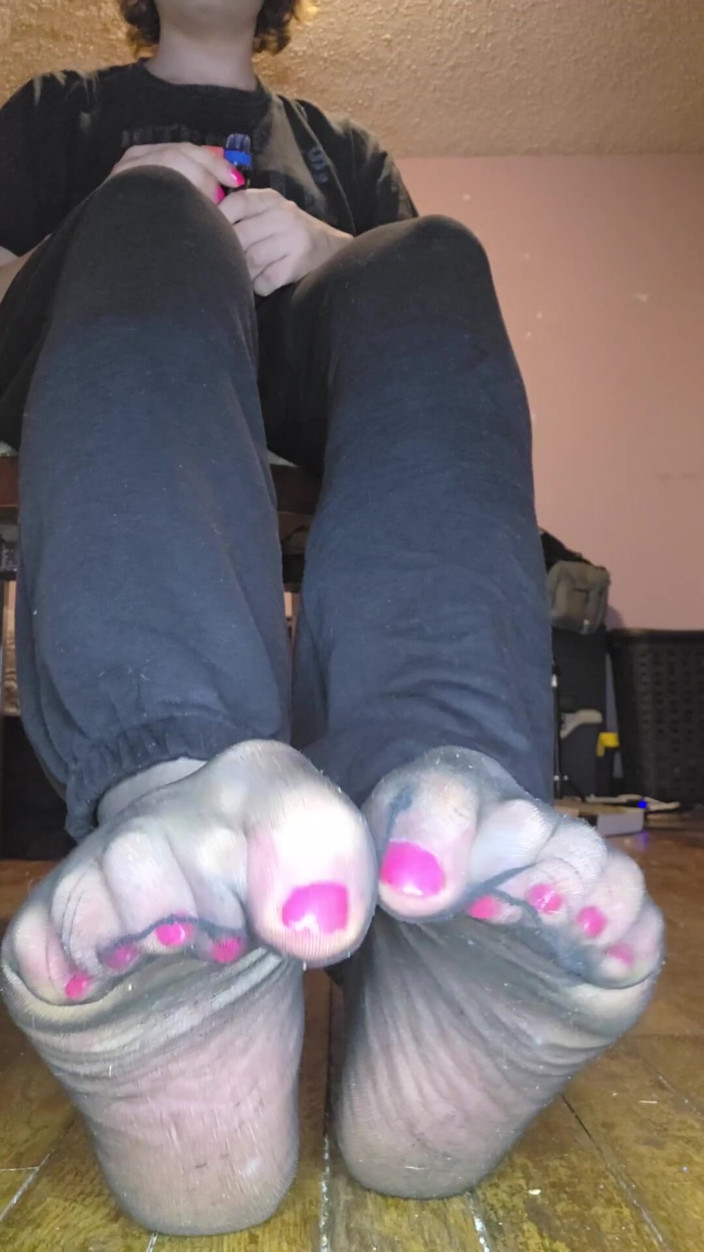 Miss Dimples: Adora Mis Pies Mientras Navegando