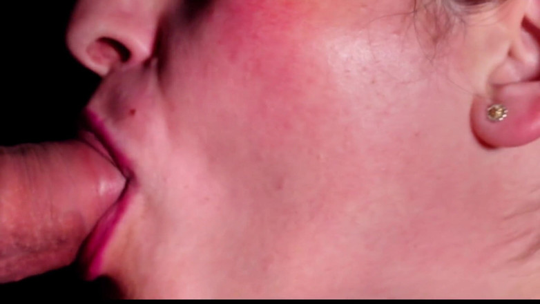 Ladybottox: I Cum in Her Mouth by Surprise! Close up