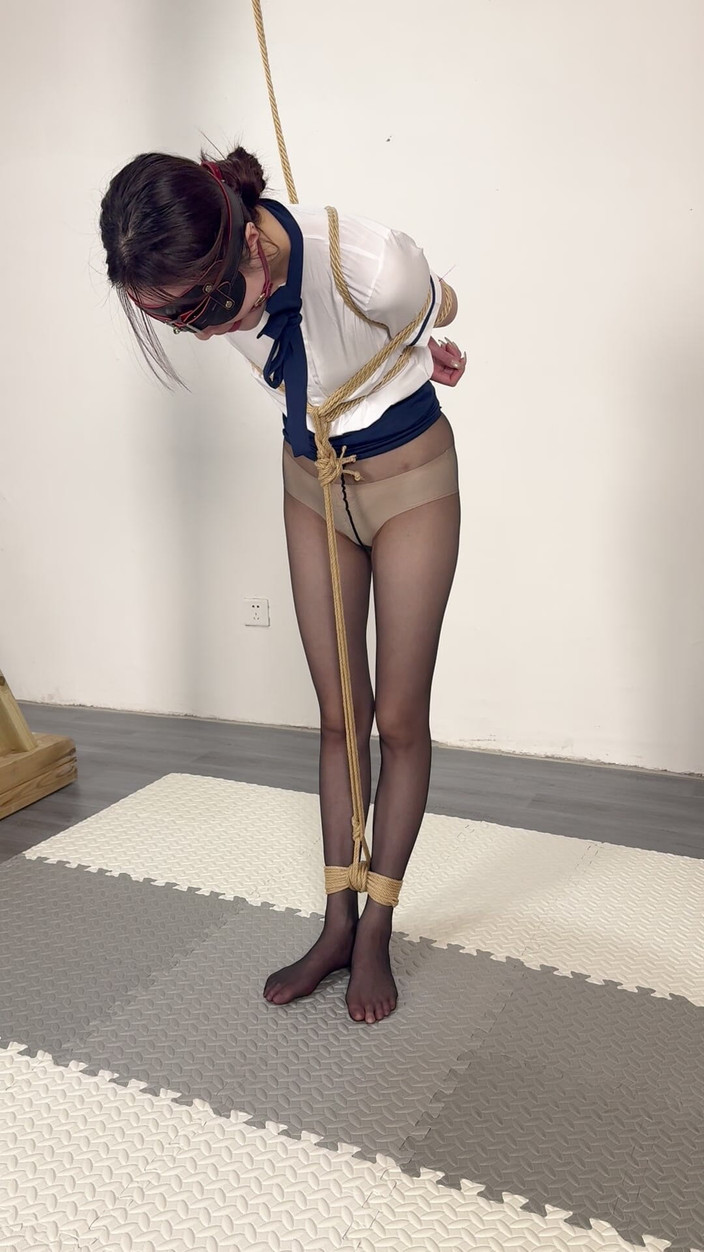 Yanmou: Uma nova experiência da "Arma Mágica do clímax" para a meia-irmã...