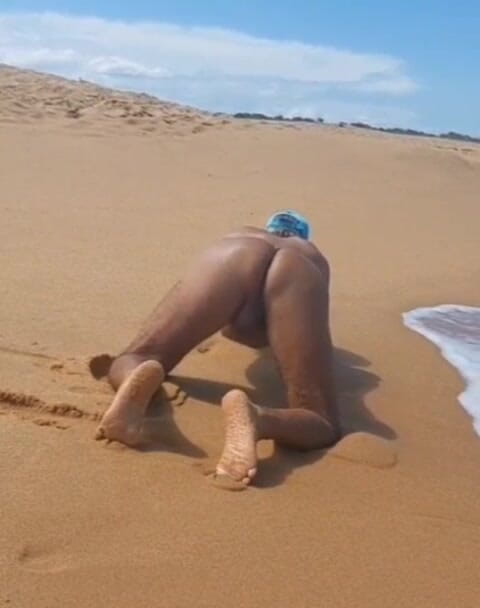 Ladysilvas: Ladysilva Crossdresser on the Beach Comes Fuck My Hot Ass
